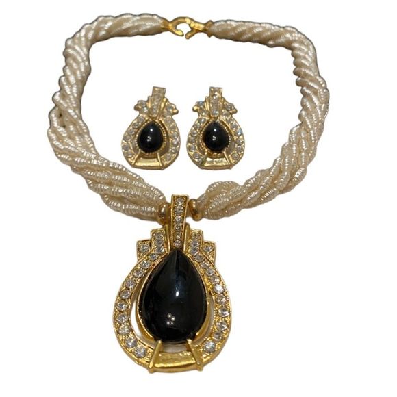 Vintage Multi Strand Pearl Choker Necklace And Earrings - Picture 9 of 12